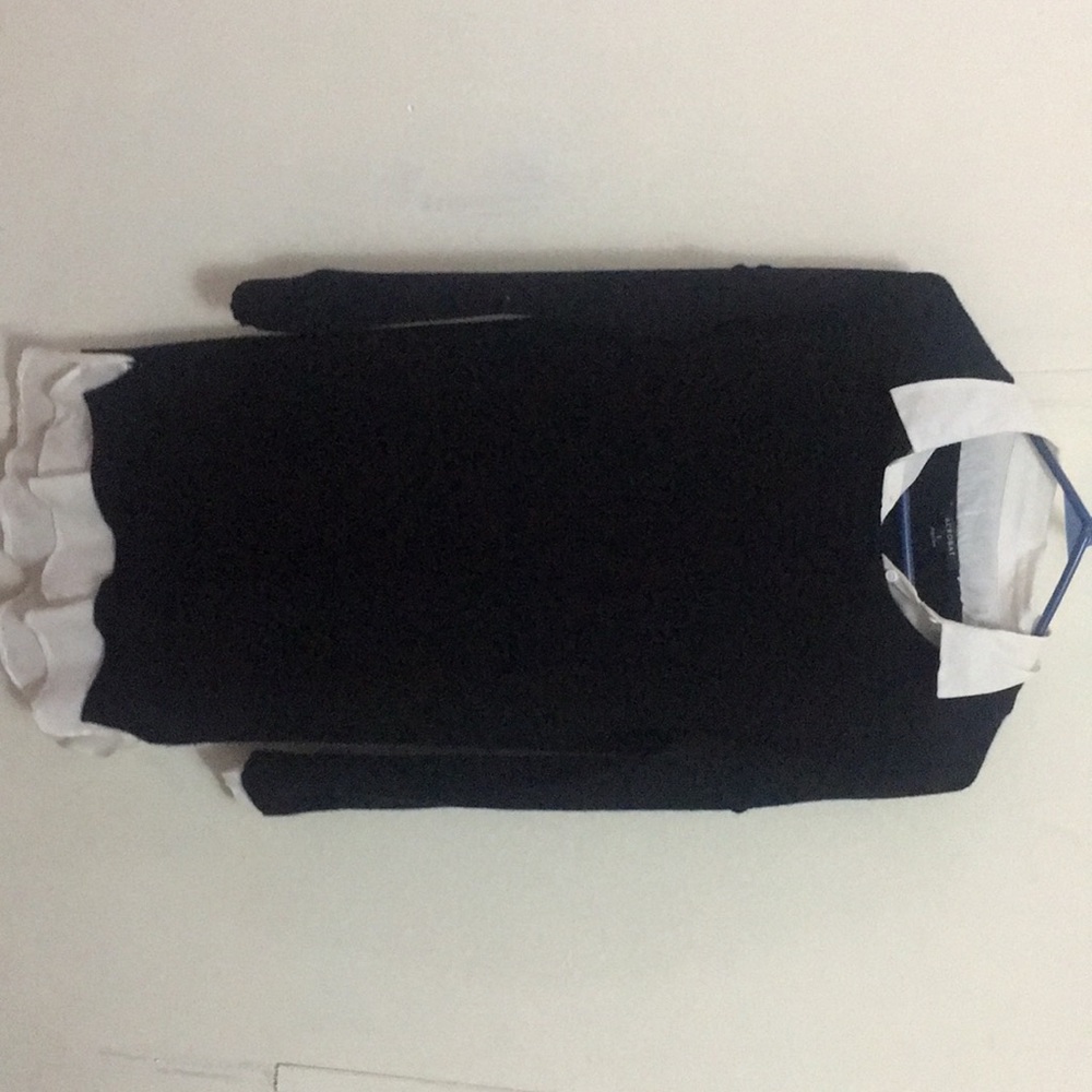 Black dress size small can fit medium